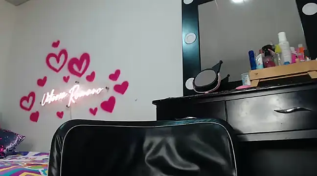 Snapshot of vittoriaromano chatting on March 23, 2025, 12:58 am vittoriaromano online show from March 23, 2025, 12:58 am