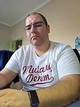 Snapshot of Andrew1900529 chatting on January 29, 2025, 11:20 am Andrew1900529 online show from January 29, 2025, 11:20 am