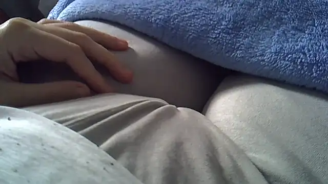 Snapshot of perescam chatting on May 8, 2026, 3:28 pm perescam online show from May 8, 2026, 3:28 pm