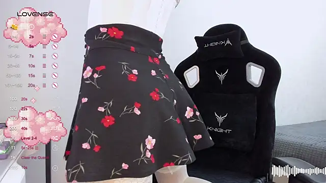 Snapshot of SkyqueenI chatting on March 20, 2025, 12:00 pm SkyqueenI online show from March 20, 2025, 12:00 pm