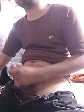 Snapshot of HotBoyOm chatting on February 8, 2025, 5:29 am HotBoyOm online show from February 8, 2025, 5:29 am