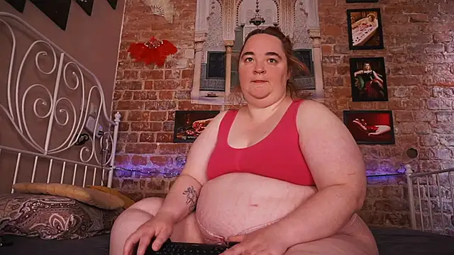 Evelively online show from June 8, 2026, 3:18 am