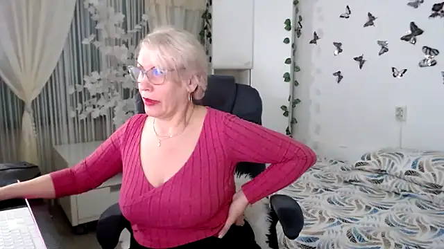 Ghertrude52 online show from April 28, 2026, 3:44 am