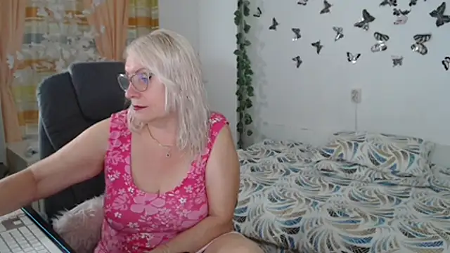 Ghertrude52 online show from July 7, 2026, 5:10 am