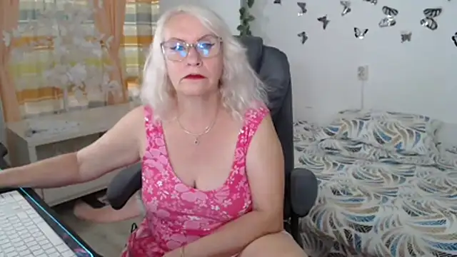 Ghertrude52 online show from July 7, 2026, 6:47 am