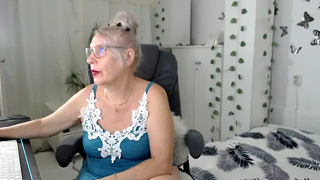 Ghertrude52 online show from August 3, 2026, 4:22 am