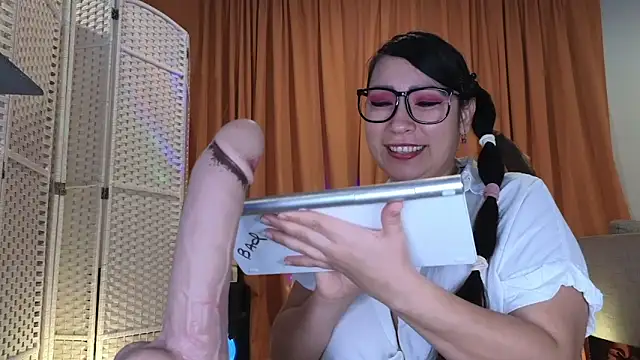 Snapshot of Foglove69 chatting on November 13, 2025, 8:08 pm Foglove69 online show from November 13, 2025, 8:08 pm