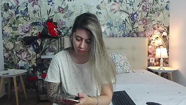 Snapshot of RoseDiamond06 chatting on July 9, 2026, 1:48 pm RoseDiamond06 online show from July 9, 2026, 1:48 pm