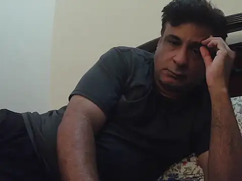 Snapshot of desipapaxxx chatting on April 16, 2026, 8:53 pm desipapaxxx online show from April 16, 2026, 8:53 pm