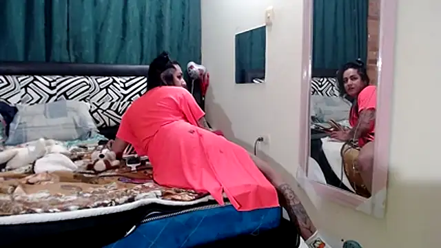 Sashaferrari2000 online show from February 12, 2026, 2:50 am