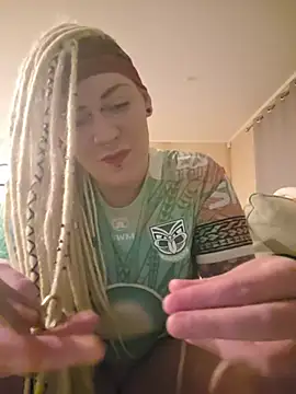 Snapshot of PinkTheHawk chatting on July 18, 2026, 8:51 am PinkTheHawk online show from July 18, 2026, 8:51 am