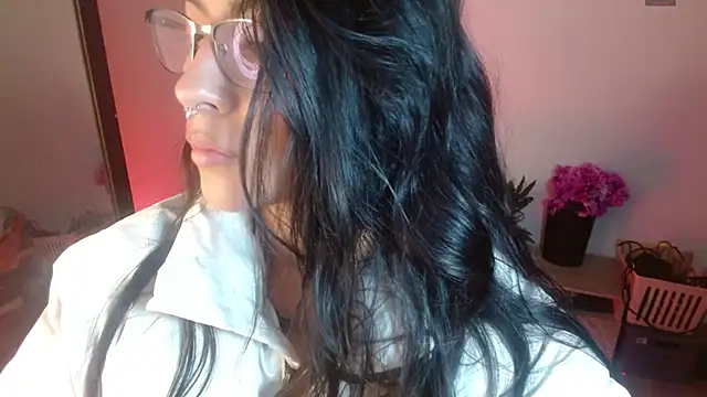 Snapshot of karlavittar chatting on October 14, 2025, 2:18 pm karlavittar online show from October 14, 2025, 2:18 pm