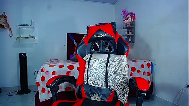 Snapshot of DanisaBrown chatting on June 13, 2026, 2:26 pm DanisaBrown online show from June 13, 2026, 2:26 pm