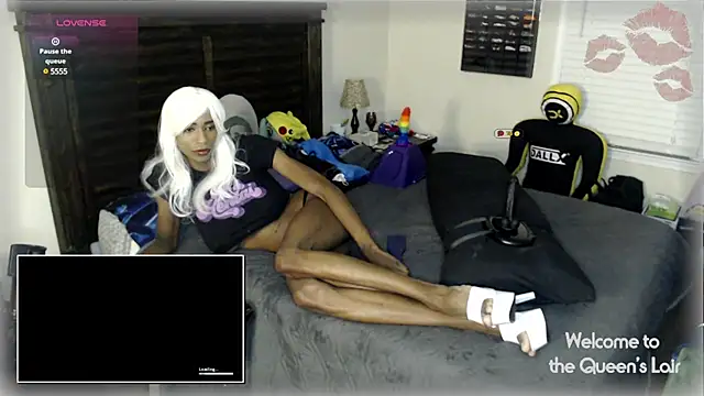 Snapshot of QueenofWhiteIce chatting on January 21, 2025, 4:32 am QueenofWhiteIce online show from January 21, 2025, 4:32 am