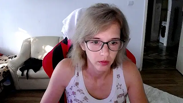 SexxyLety online show from September 10, 2025, 6:02 am