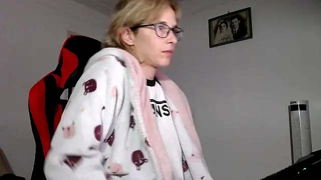 SexxyLety online show from September 24, 2025, 7:50 pm