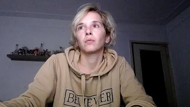 SexxyLety online show from November 28, 2025, 1:25 pm