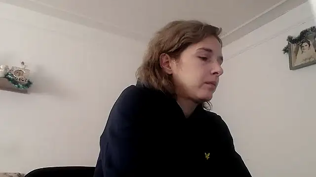 SexxyLety online show from December 17, 2025, 10:32 am