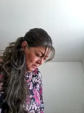 emma tour online show from February 21, 2025, 3:21 pm