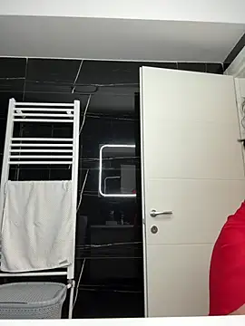 Snapshot of Rileysim88 chatting on March 1, 2025, 1:07 pm Rileysim88 online show from March 1, 2025, 1:07 pm