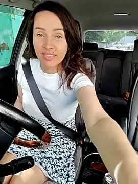 Snapshot of EvaXOAir chatting on June 1, 2026, 3:41 am EvaXOAir online show from June 1, 2026, 3:41 am