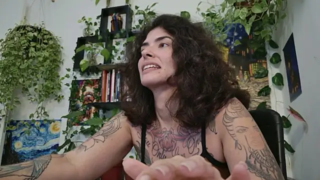 Snapshot of TaliMajesty chatting on May 28, 2026, 11:24 pm TaliMajesty online show from May 28, 2026, 11:24 pm