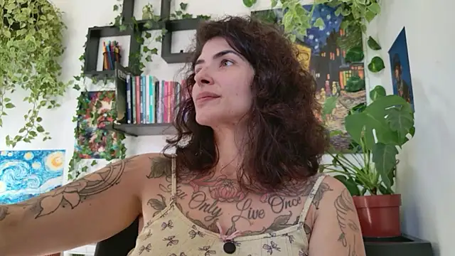 Snapshot of TaliMajesty chatting on June 22, 2026, 5:10 pm TaliMajesty online show from June 22, 2026, 5:10 pm