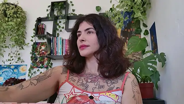 Snapshot of TaliMajesty chatting on July 28, 2026, 1:21 pm TaliMajesty online show from July 28, 2026, 1:21 pm
