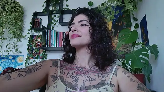 Snapshot of TaliMajesty chatting on July 28, 2026, 7:39 pm TaliMajesty online show from July 28, 2026, 7:39 pm