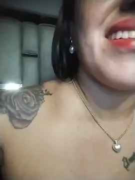 Snapshot of chelaqueen_ chatting on June 1, 2026, 6:15 am chelaqueen online show from June 1, 2026, 6:15 am