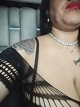 Snapshot of chelaqueen_ chatting on June 11, 2026, 3:15 am chelaqueen online show from June 11, 2026, 3:15 am