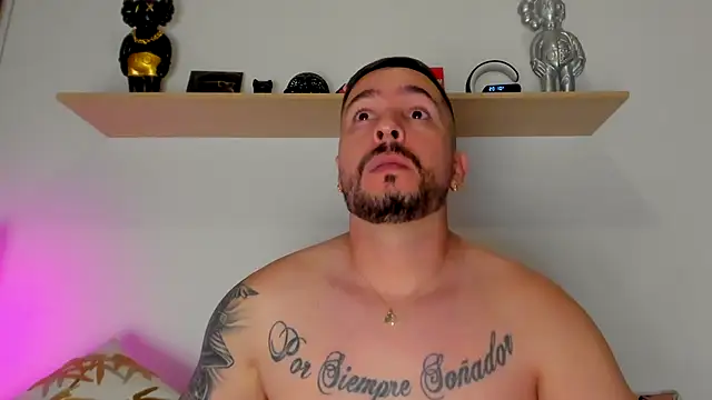 camilo restrepo21 online show from September 9, 2025, 1:05 am