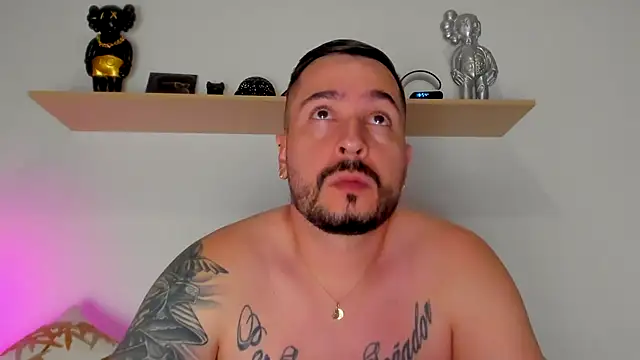 camilo restrepo21 online show from September 10, 2025, 11:49 pm