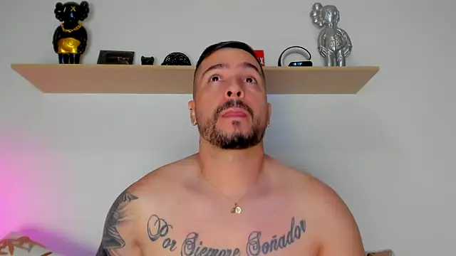 camilo restrepo21 online show from September 24, 2025, 11:08 pm