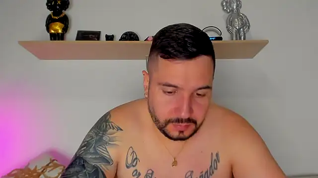 camilo restrepo21 online show from September 26, 2025, 12:36 am