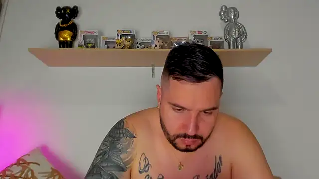 camilo restrepo21 online show from October 25, 2025, 12:51 am