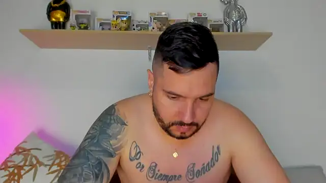 camilo restrepo21 online show from October 26, 2025, 11:42 pm