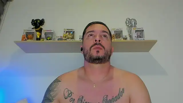 camilo restrepo21 online show from April 13, 2026, 12:27 am