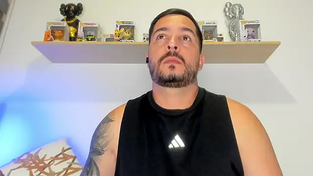 Snapshot of camilo_restrepo21 chatting on May 7, 2026, 11:54 pm camilo restrepo21 online show from May 7, 2026, 11:54 pm