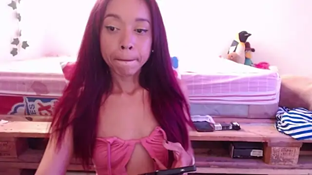 Snapshot of africag chatting on February 3, 2026, 9:20 pm africag online show from February 3, 2026, 9:20 pm