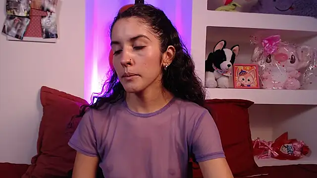 lailypink online show from March 4, 2025, 3:44 am