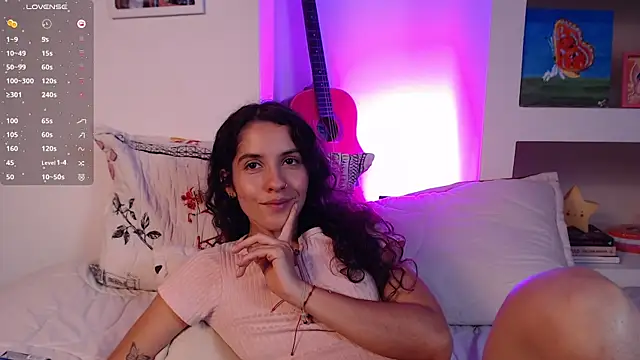 lailypink online show from April 27, 2026, 4:43 am