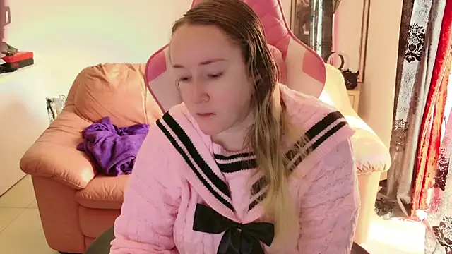 Snapshot of kisicaxx chatting on January 24, 2025, 8:34 am kisicaxx online show from January 24, 2025, 8:34 am