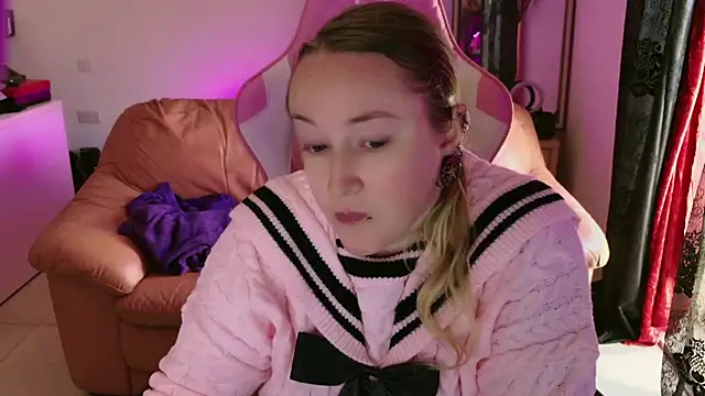 Snapshot of kisicaxx chatting on January 24, 2025, 11:37 am kisicaxx online show from January 24, 2025, 11:37 am