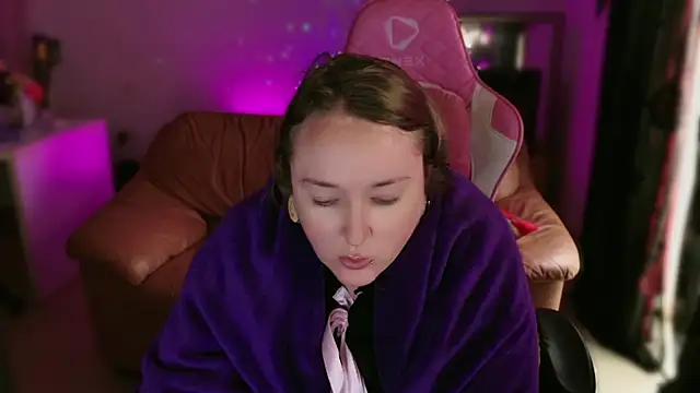 Snapshot of kisicaxx chatting on February 18, 2025, 1:11 pm kisicaxx online show from February 18, 2025, 1:11 pm