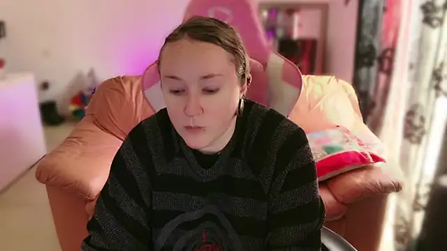 Snapshot of kisicaxx chatting on February 27, 2025, 10:26 am kisicaxx online show from February 27, 2025, 10:26 am