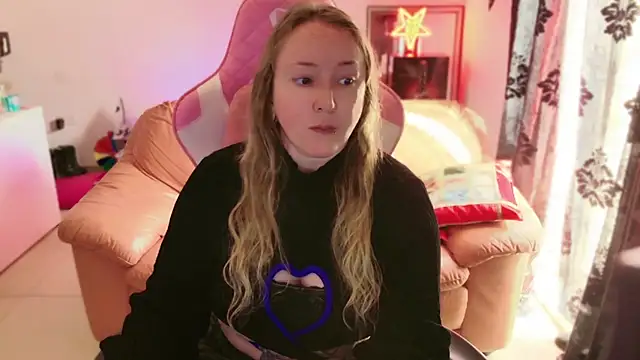 Snapshot of kisicaxx chatting on March 11, 2025, 9:34 am kisicaxx online show from March 11, 2025, 9:34 am