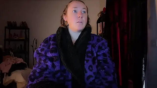 kisicaxx online show from January 8, 2026, 7:54 am