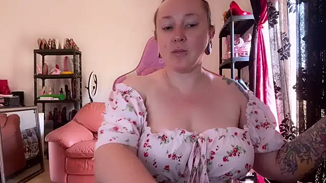 kisicaxx online show from May 29, 2026, 10:24 am