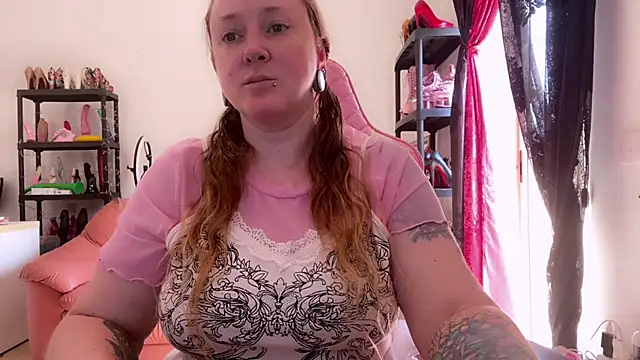 kisicaxx online show from June 4, 2026, 8:31 am